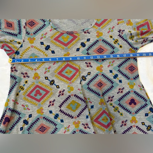 LuLaRoe Minnie Mouse Print Tunic Top - Picture 3 of 6